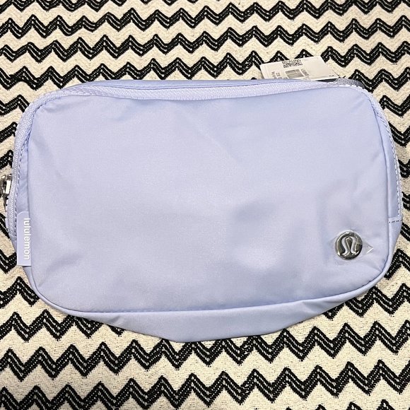 NWT Pastel Blue lululemon Everywhere Belt Bag EBB 1L - Picture 3 of 13